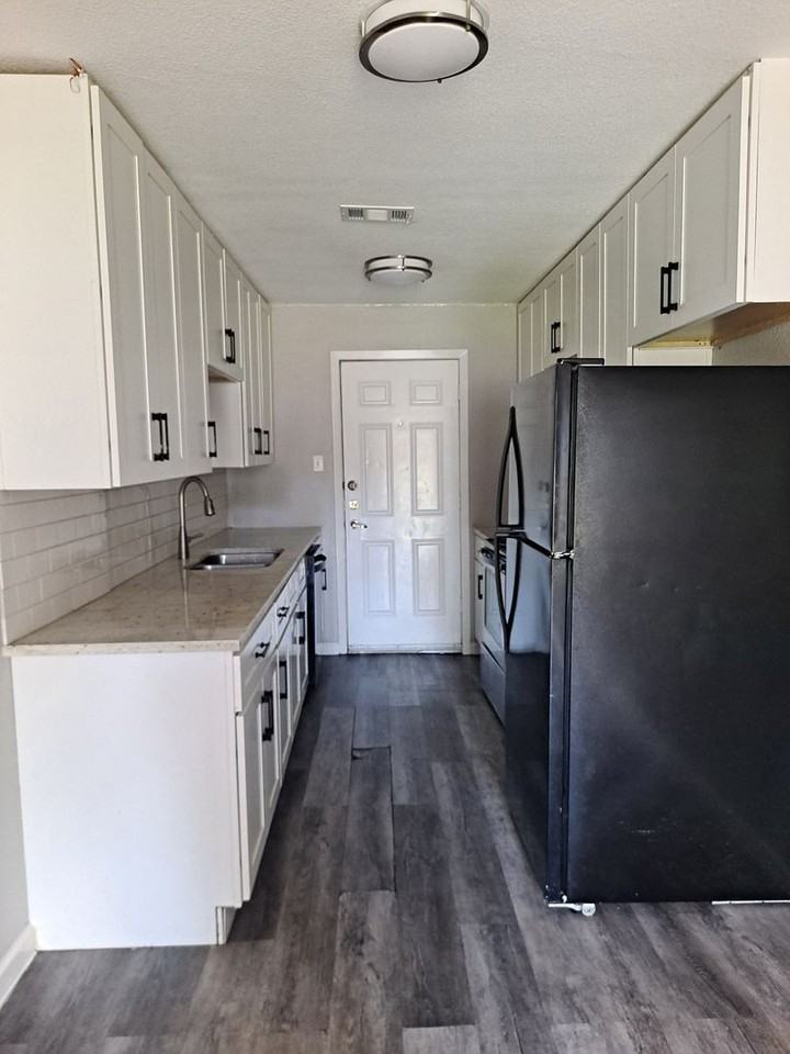 815 Bluebird Dr - Photo 5 of 11