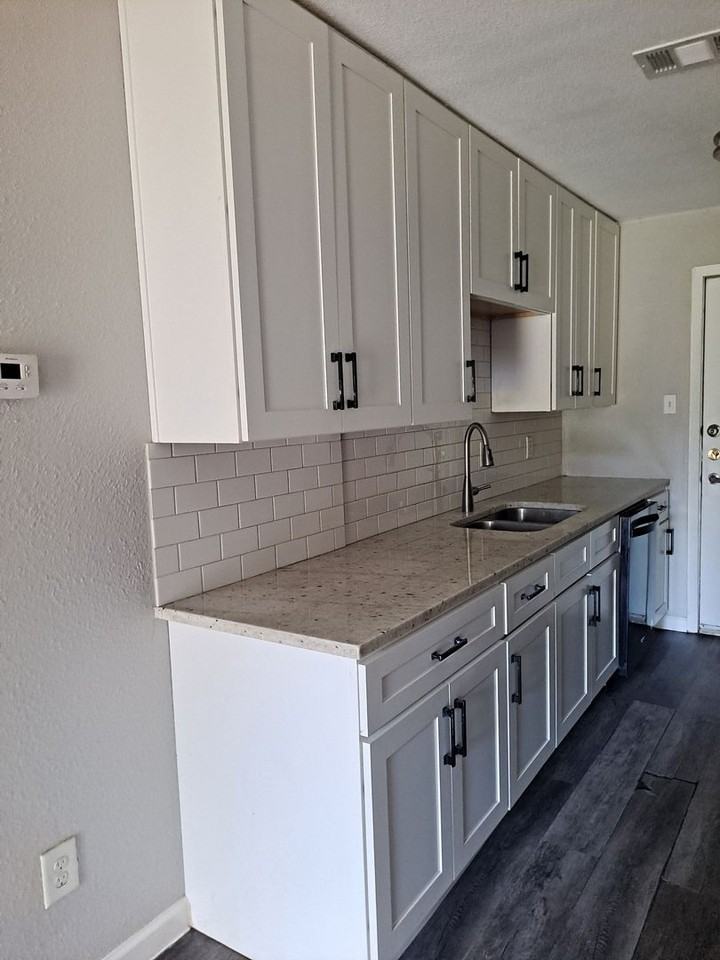 815 Bluebird Dr - Photo 7 of 11