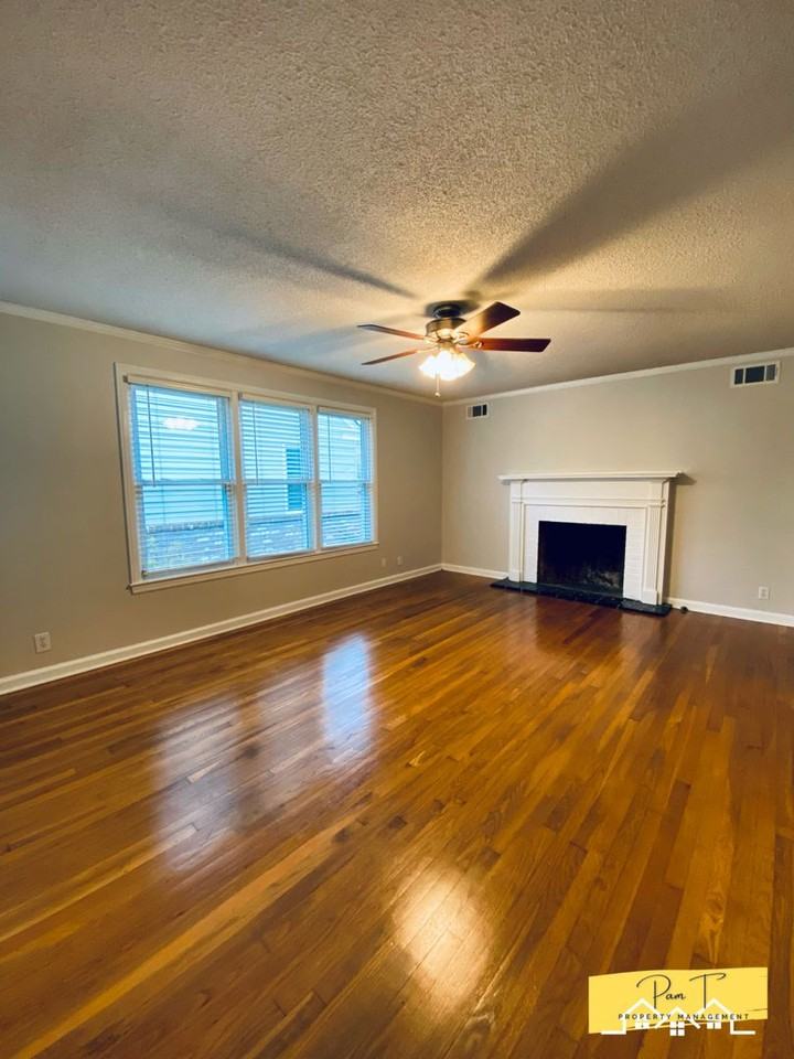 304 Columbus Dr - Photo 2 of 29