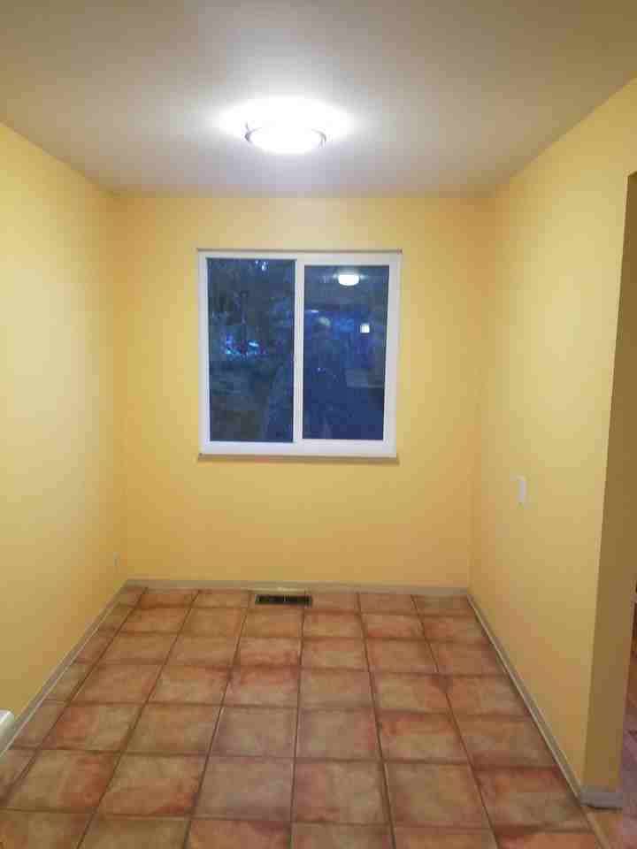 14642 7th Ave Sw Uppr - Photo 4 of 13