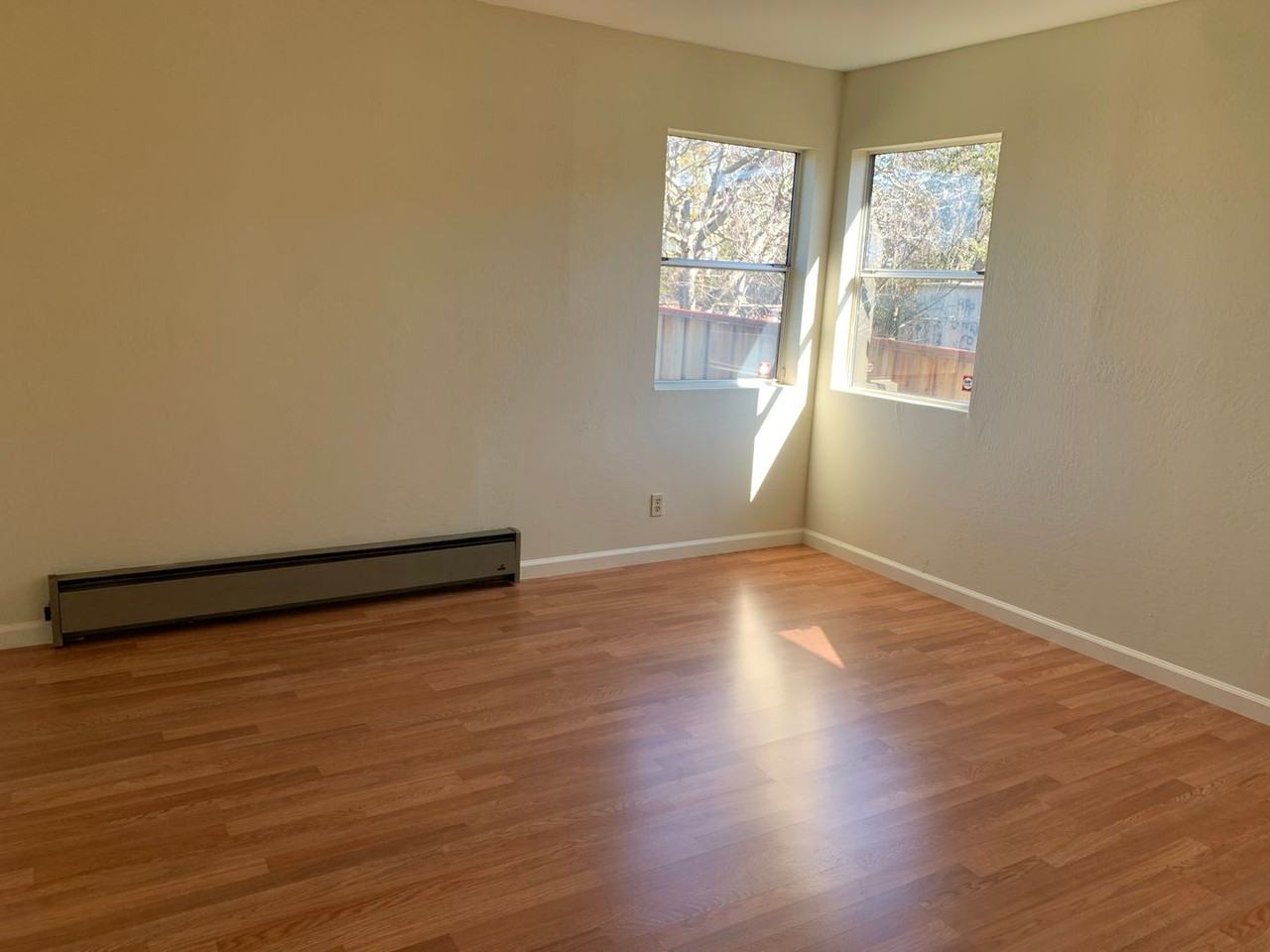 1305 Delaware St - Photo 3 of 9
