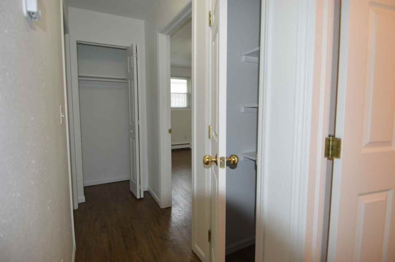 Evergreen Apartments - Photo 6 of 11
