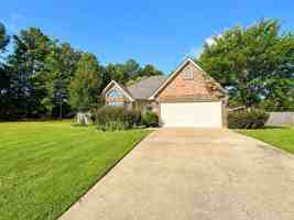 featured image of 4806 Putters Ln