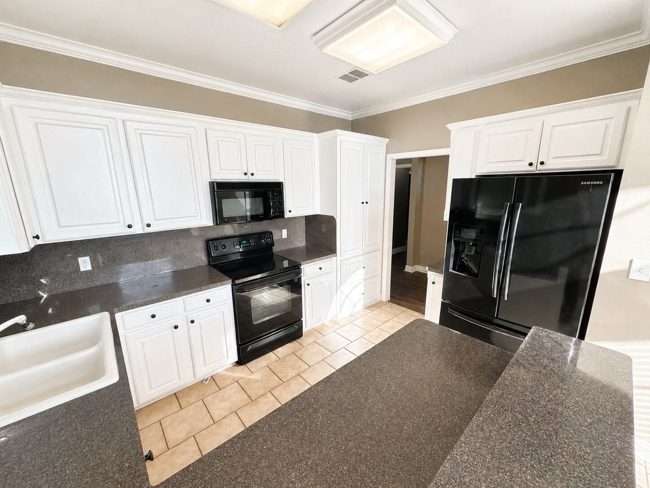 4806 Putters Ln - Photo 3 of 8