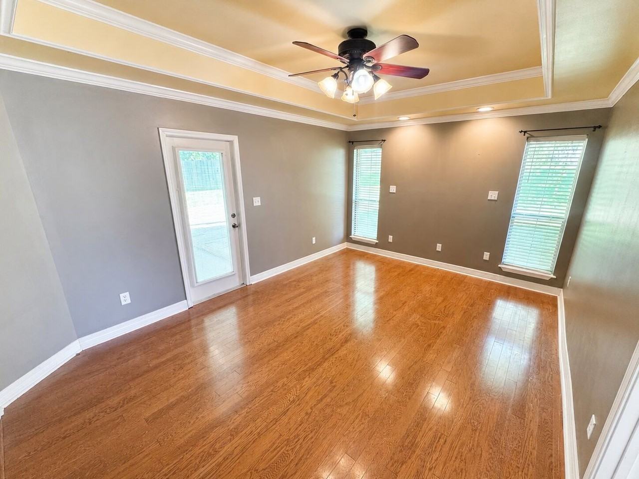 4806 Putters Ln - Photo 4 of 8