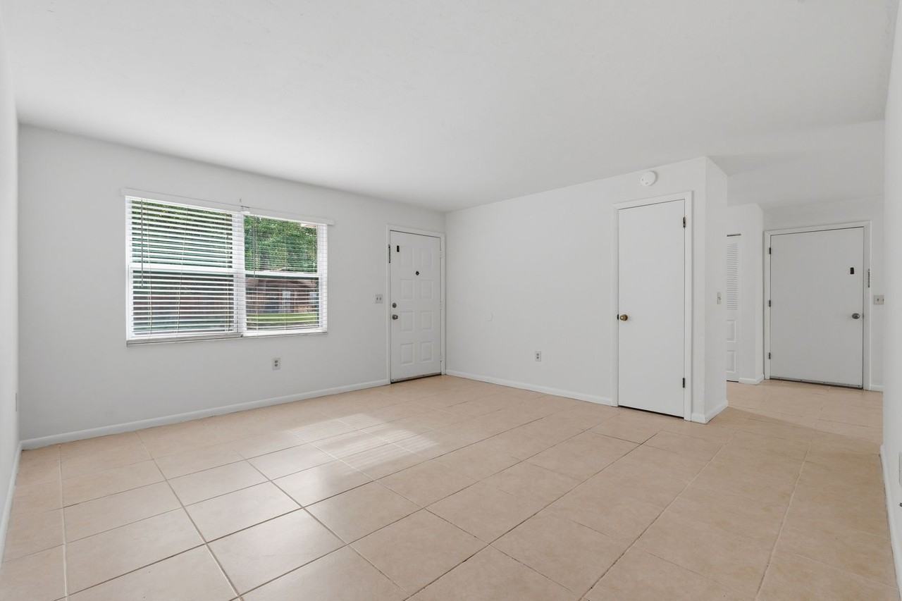 3425 Nw 22nd Dr - Photo 3 of 25