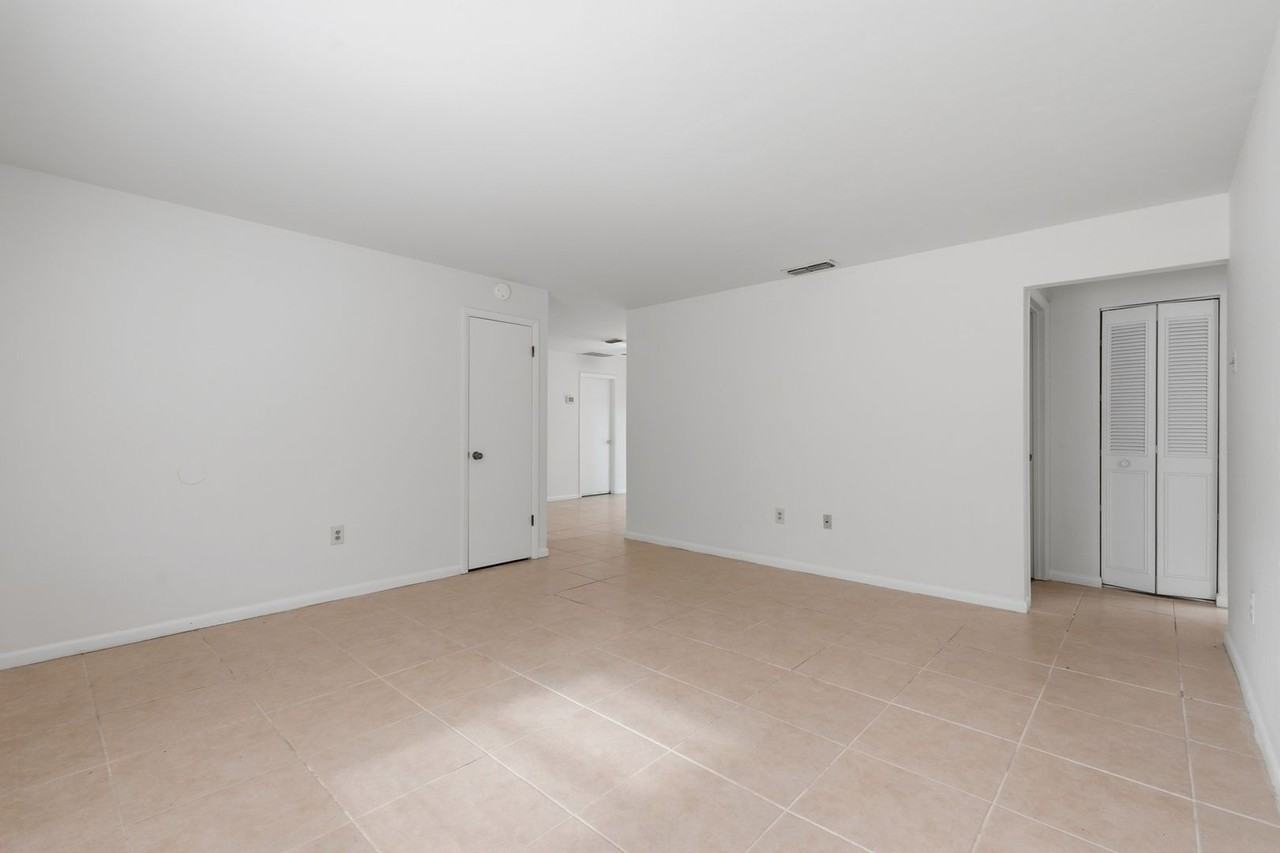 3425 Nw 22nd Dr - Photo 5 of 25