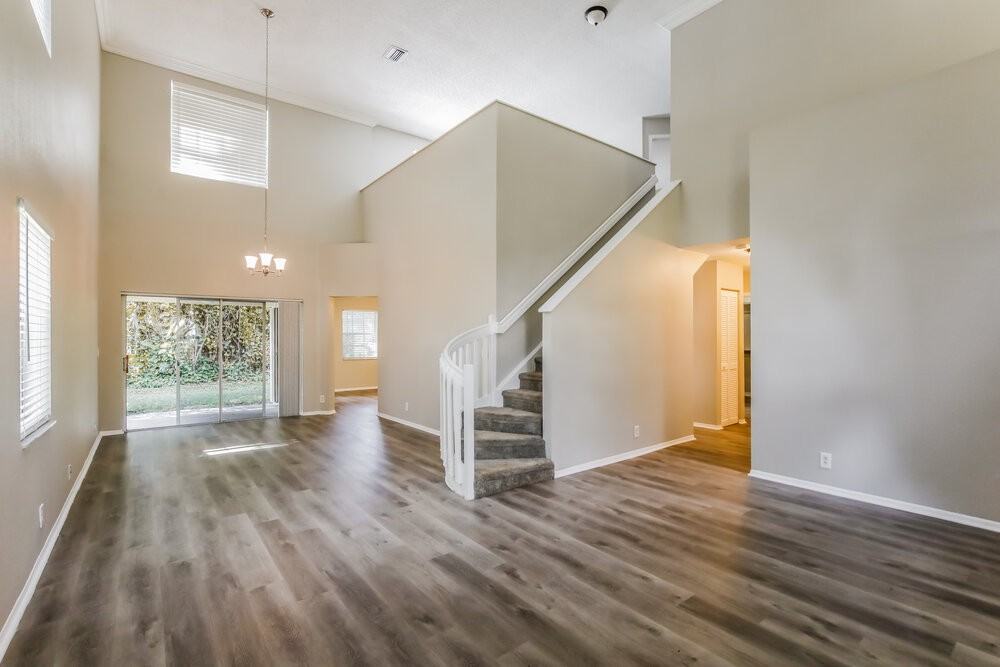 8506 Nw 47th St - Photo 4 of 17