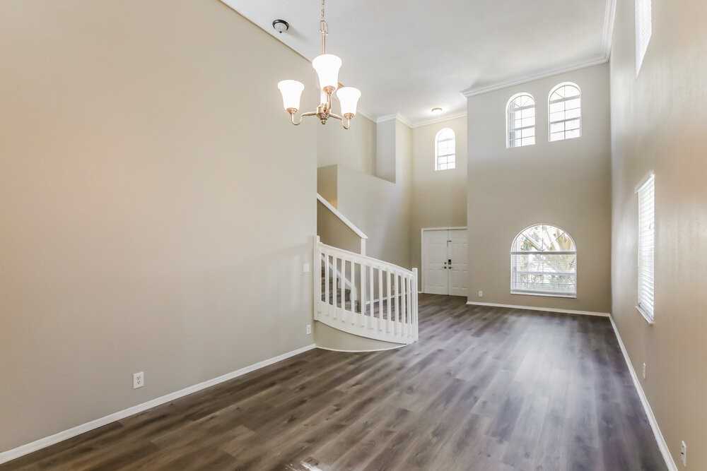 8506 Nw 47th St - Photo 5 of 17