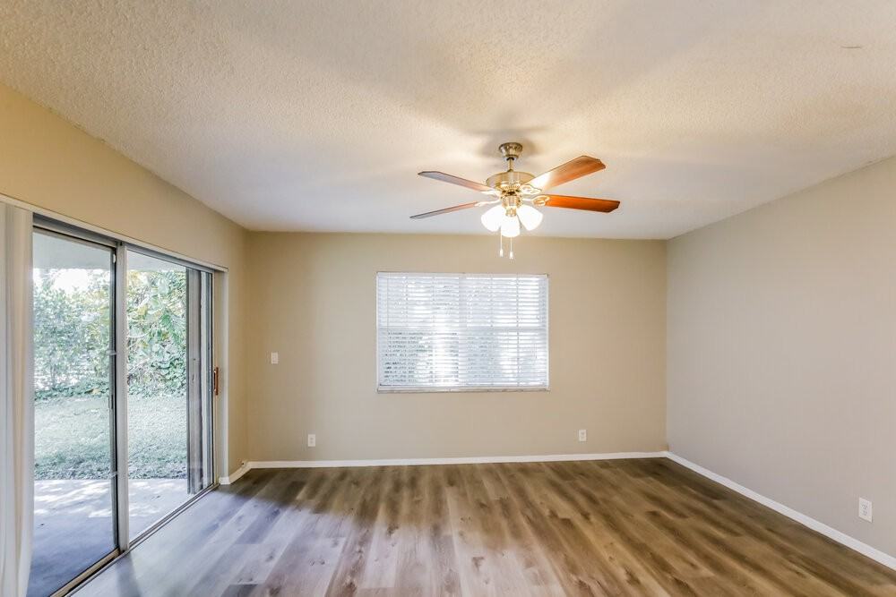 8506 Nw 47th St - Photo 6 of 17