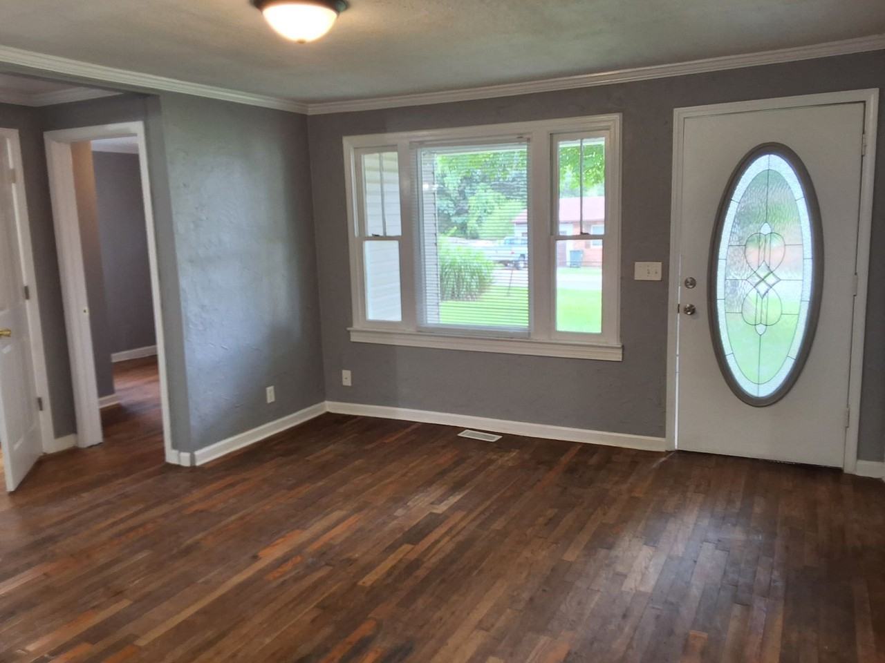 1523 Hill St - Photo 5 of 15