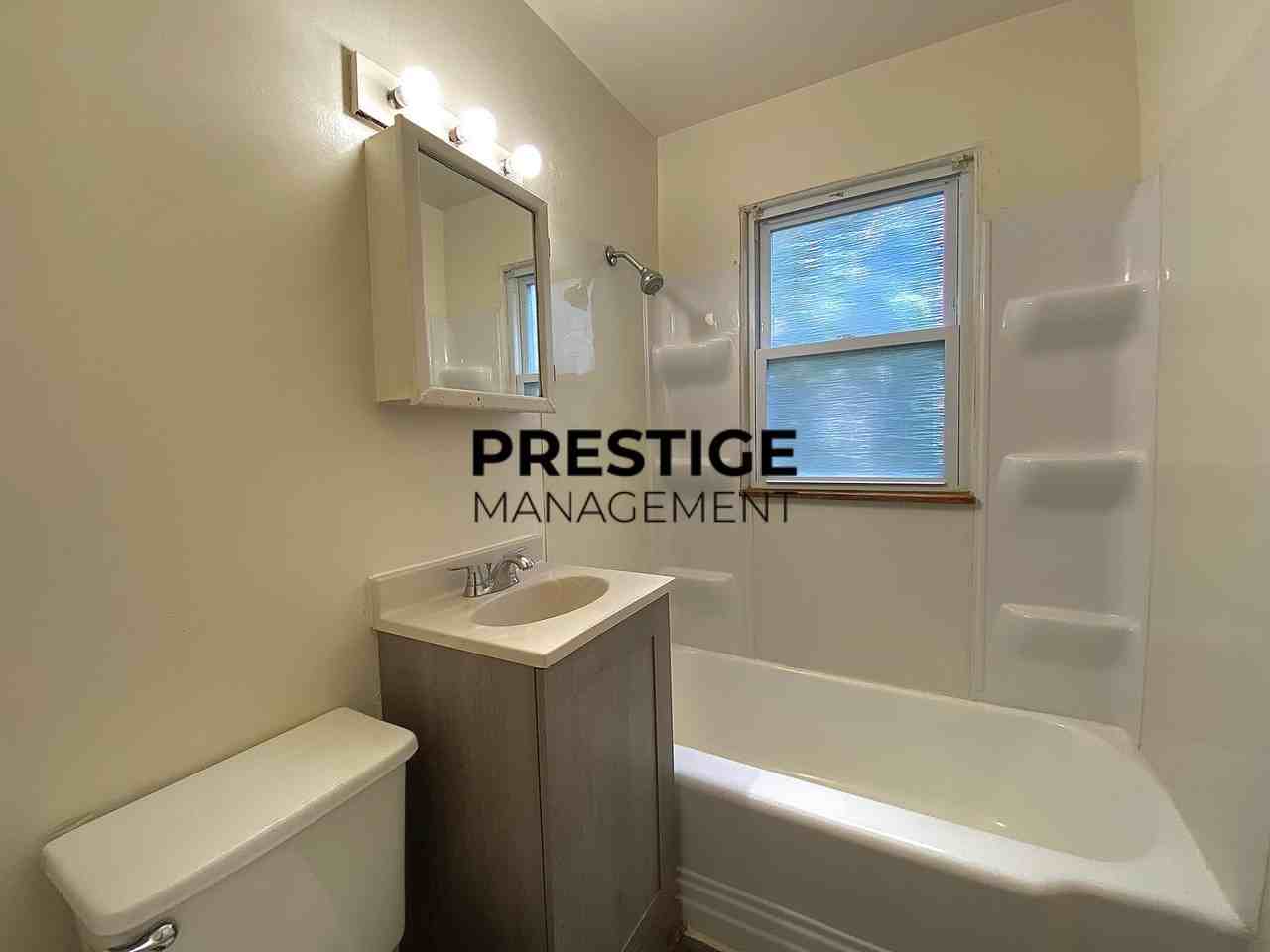 4941 Jefferson St - Photo 5 of 6