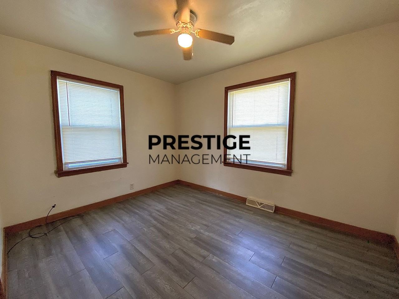 4941 Jefferson St - Photo 6 of 6