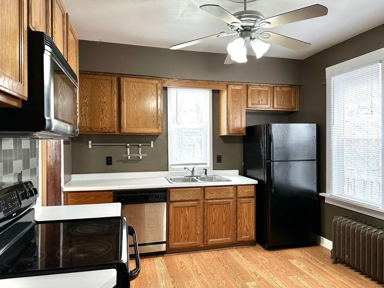 523 N 23rd Ave W - Photo 2 of 20