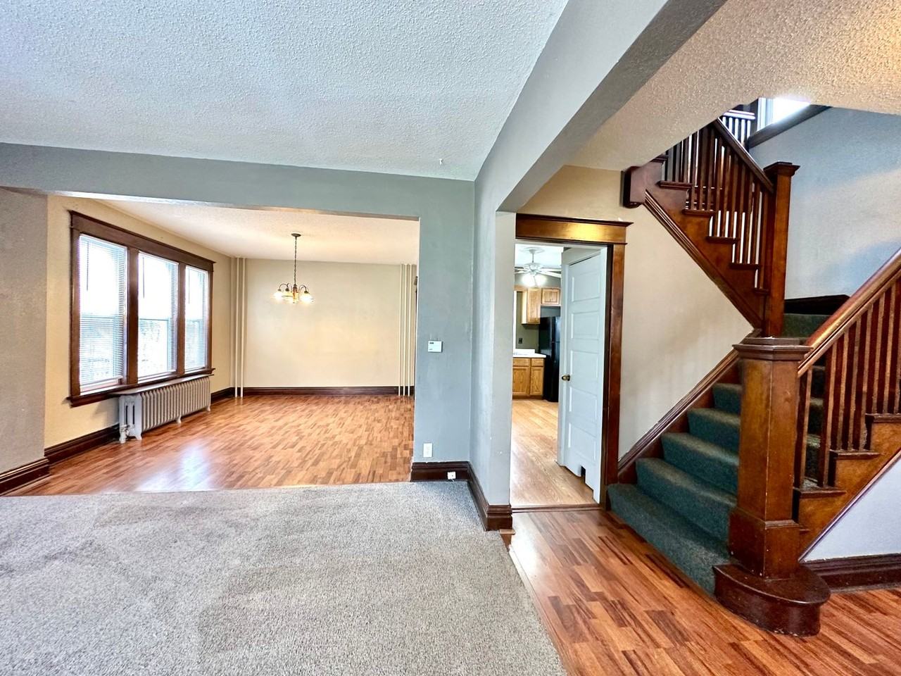 523 N 23rd Ave W - Photo 4 of 20