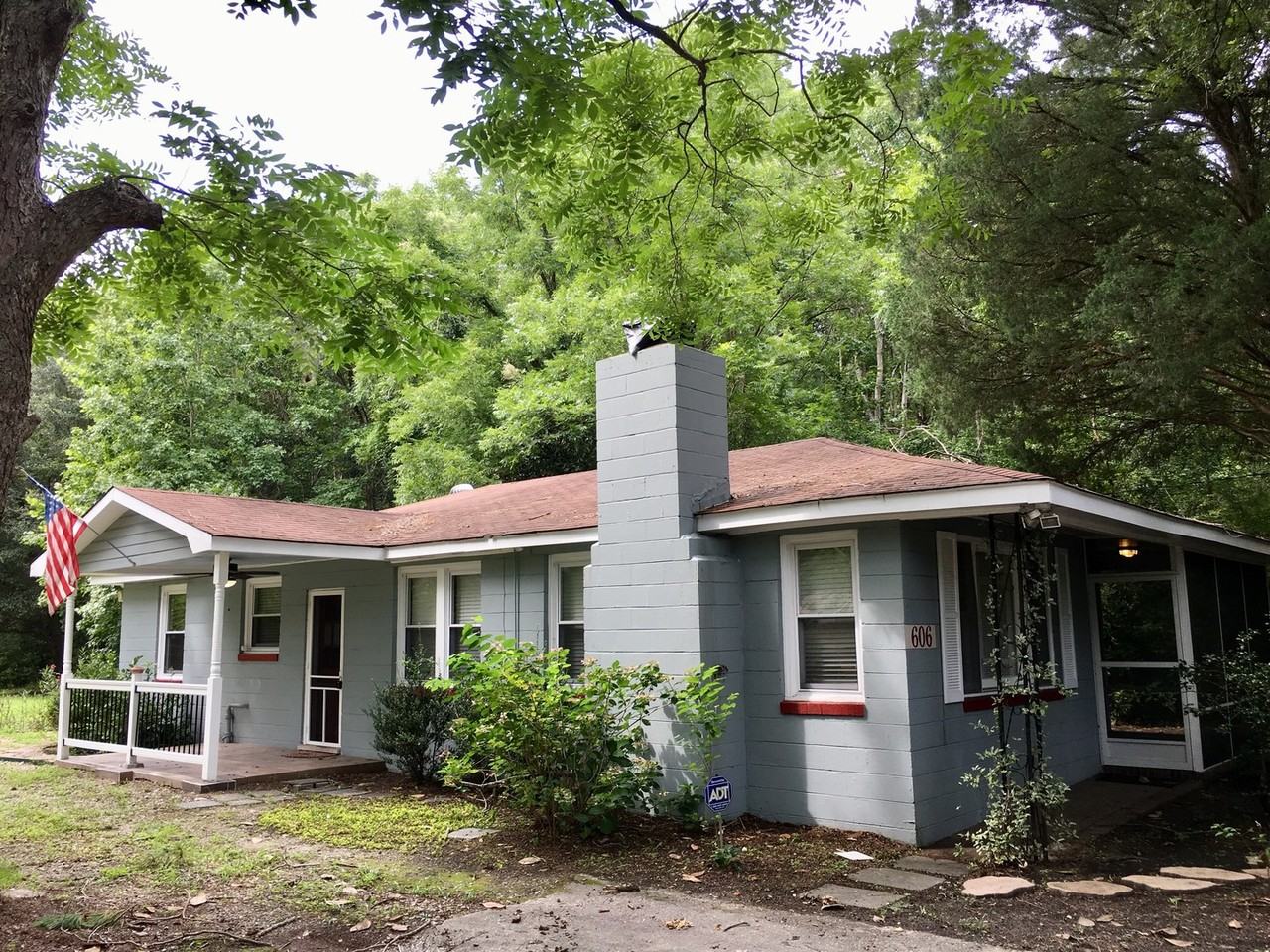 606 N Maple St - Photo 2 of 21