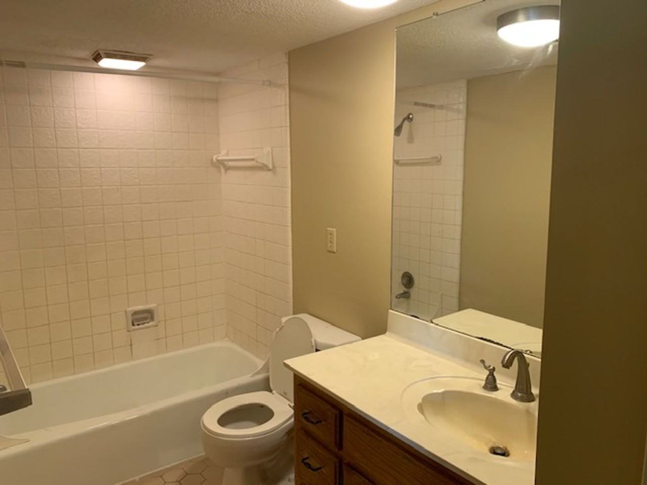 1855 Poplar Woods Cir W #204 - Photo 4 of 5