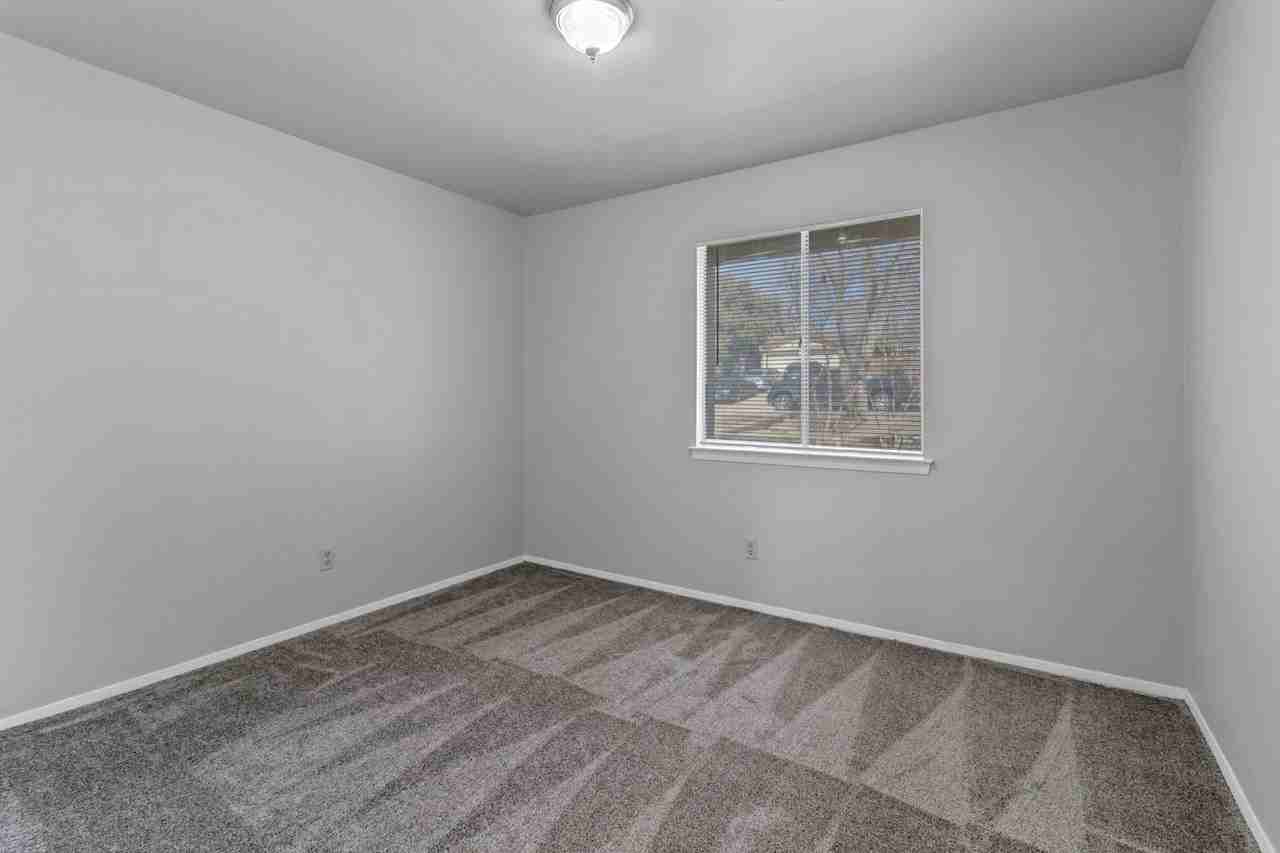 1020 Mountview Dr - Photo 6 of 15