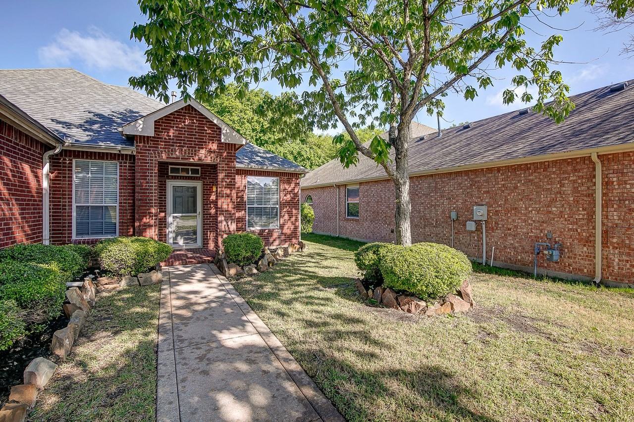 2504 Cypress Point Dr - Photo 2 of 27