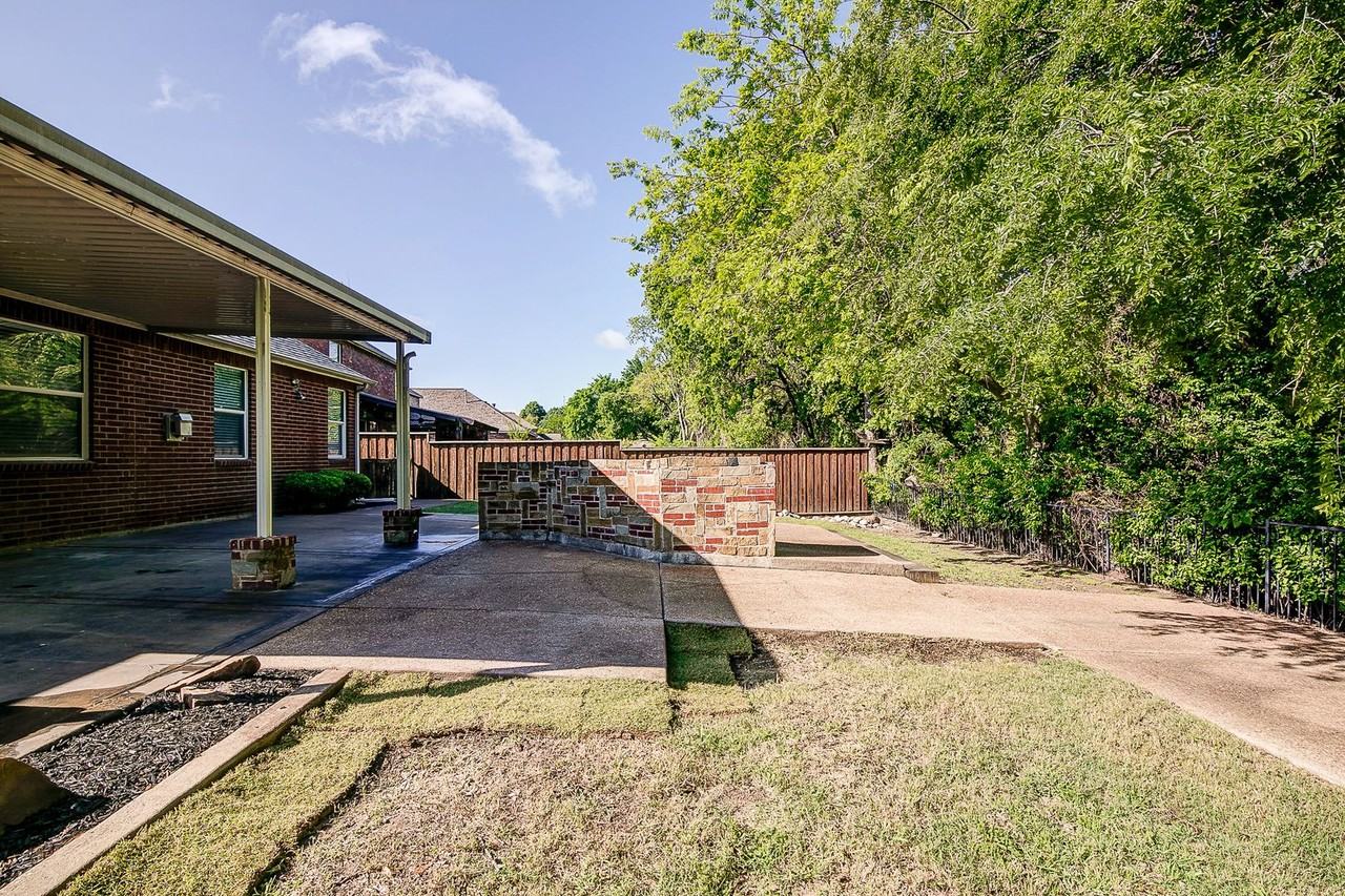 2504 Cypress Point Dr - Photo 5 of 27