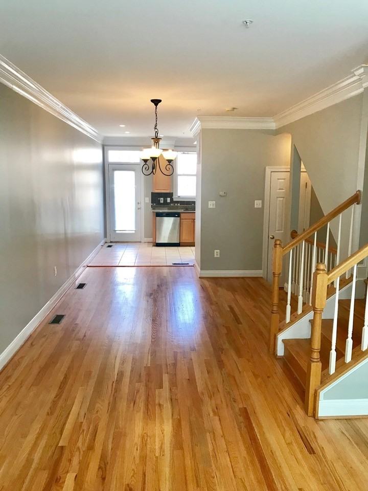 1916 N Adams St - Photo 2 of 14