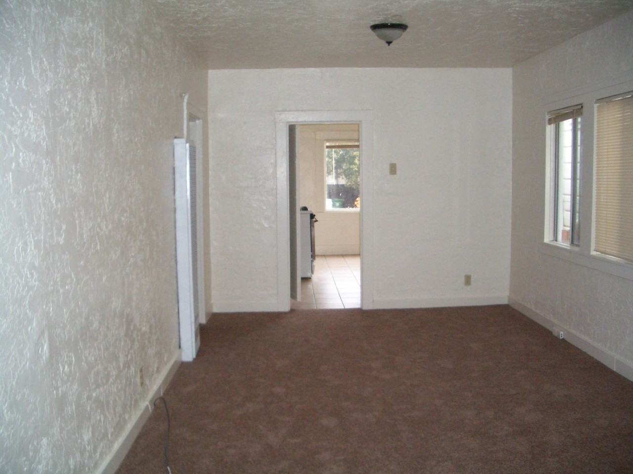 1616 96th Ave - Photo 3 of 10