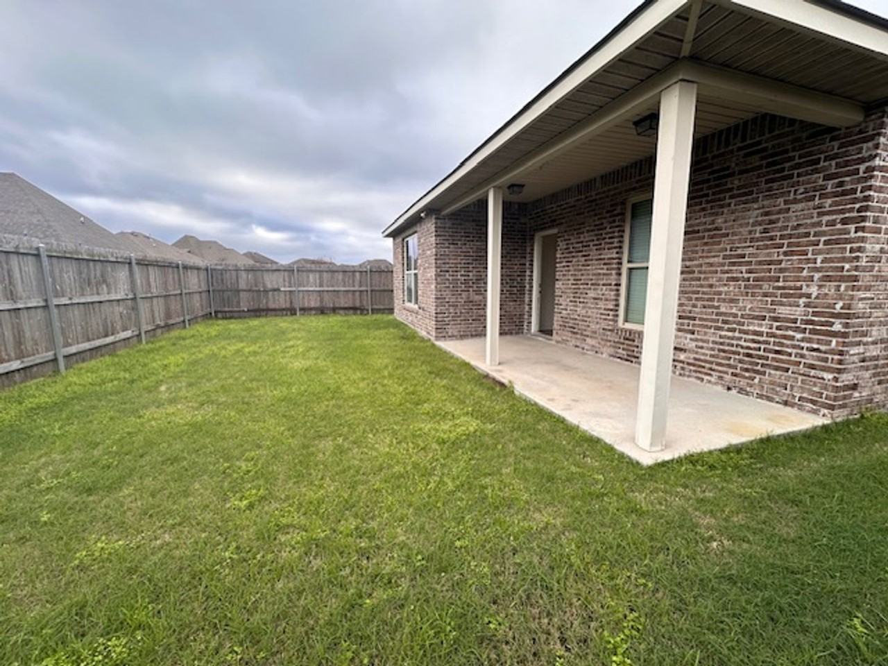 108 Valcour Pl - Photo 2 of 14
