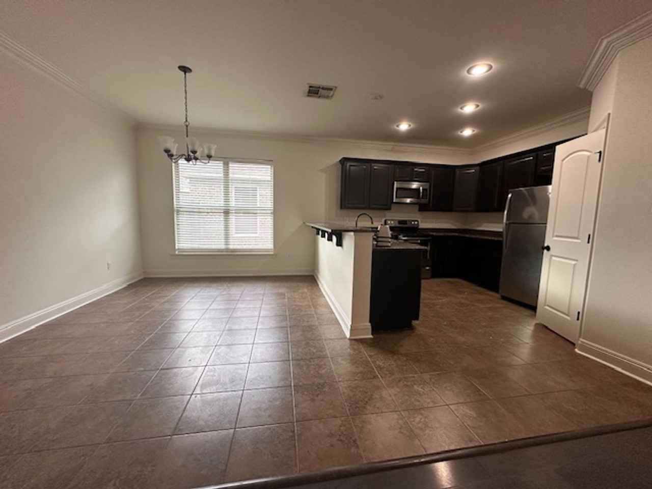 108 Valcour Pl - Photo 3 of 14