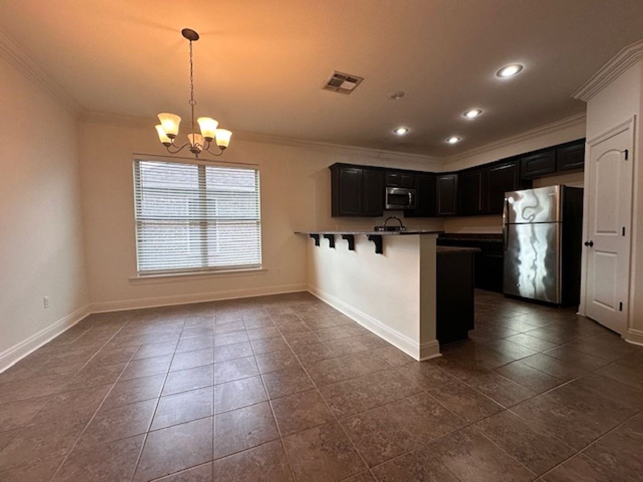 108 Valcour Pl - Photo 4 of 14