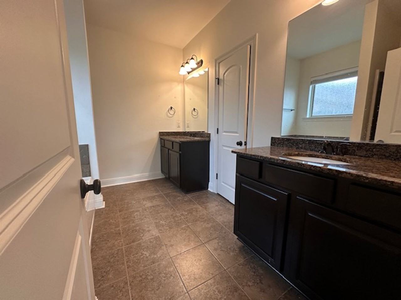108 Valcour Pl - Photo 5 of 14