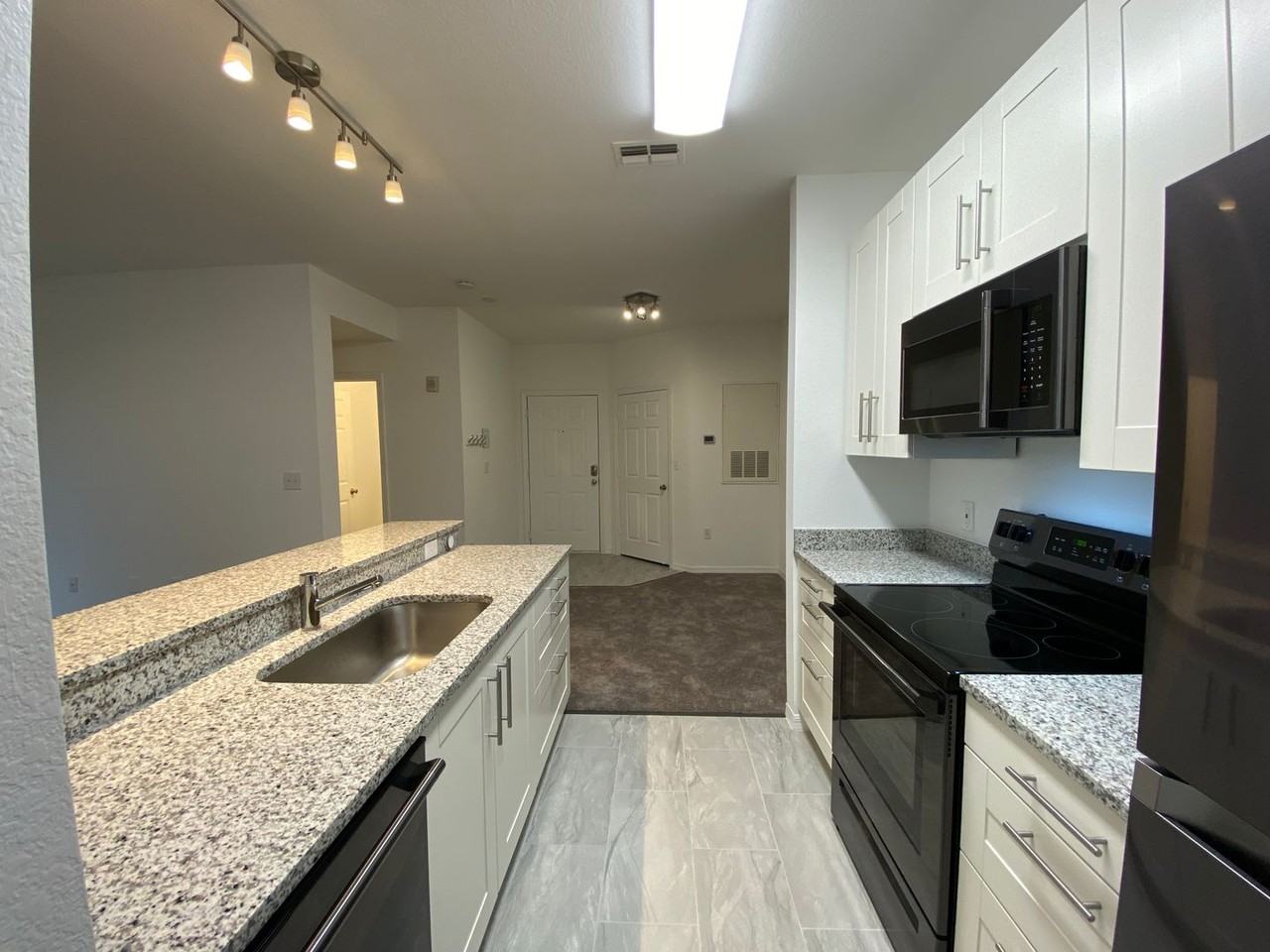 5455 Vineland Rd #3310 - Photo 2 of 20
