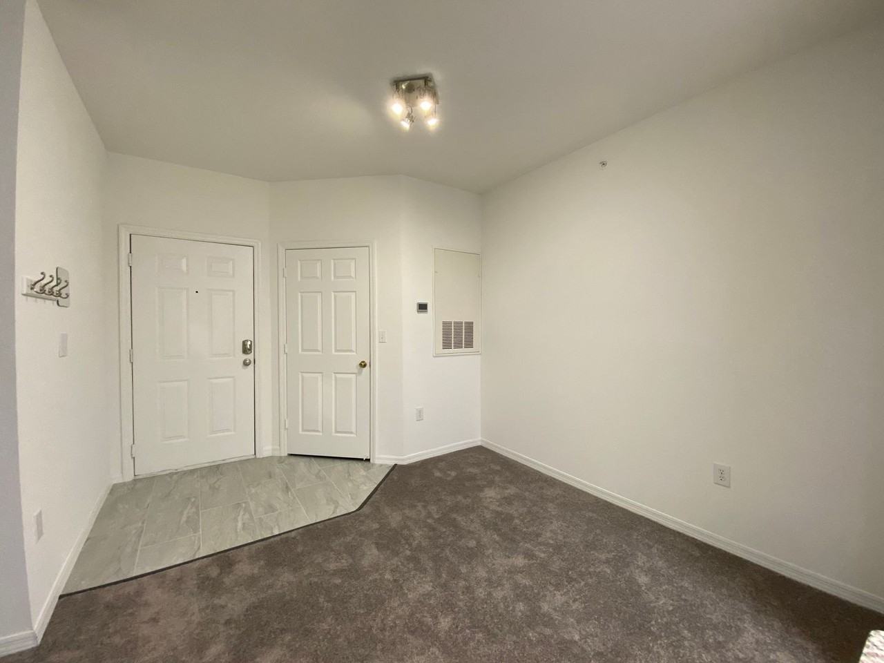 5455 Vineland Rd #3310 - Photo 5 of 20