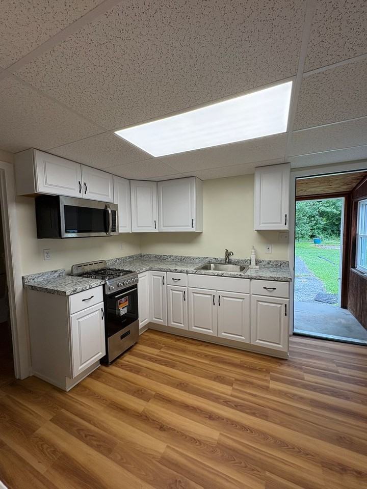 510 S Rogers St - Photo 3 of 9