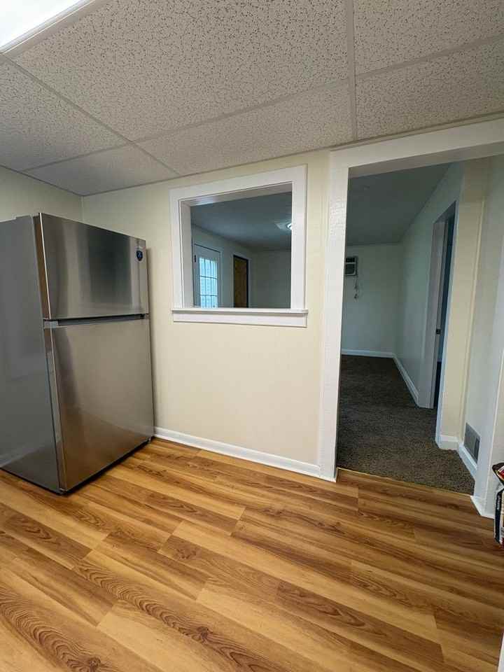 510 S Rogers St - Photo 5 of 9
