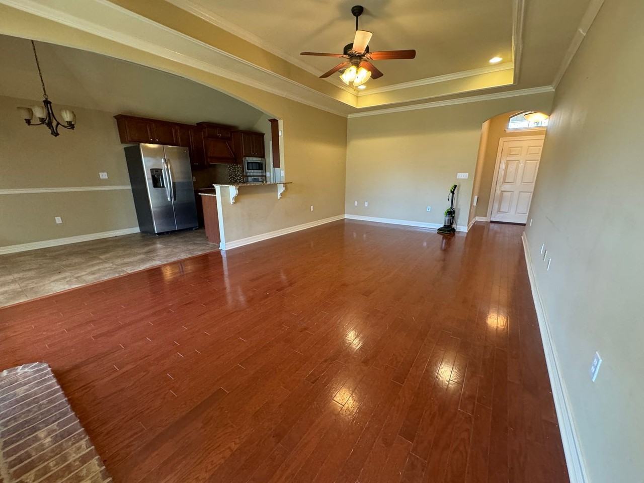 3703 Sabine Pass Dr - Photo 3 of 19