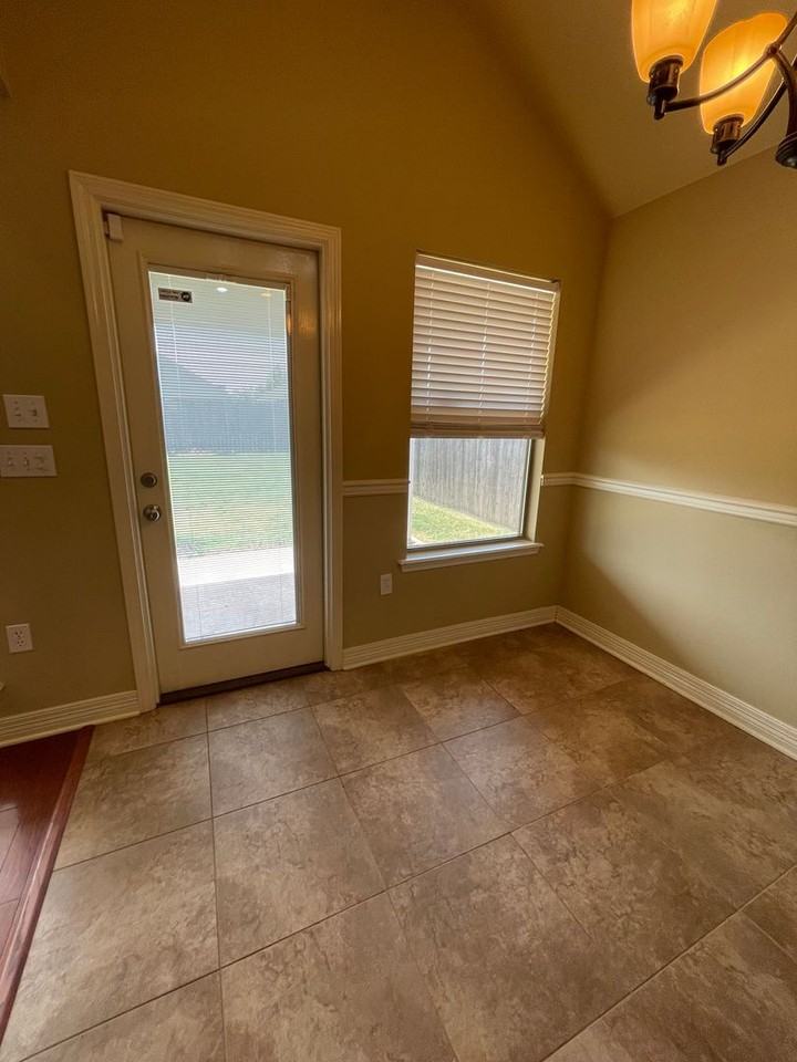 3703 Sabine Pass Dr - Photo 6 of 19
