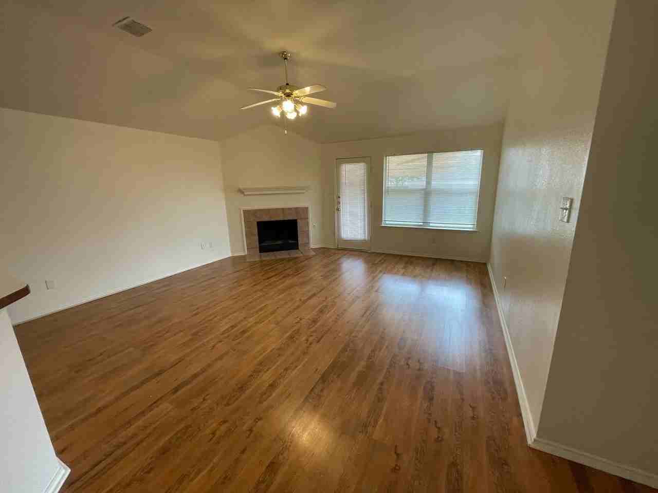 1428 Wind Dancer Trl - Photo 5 of 24