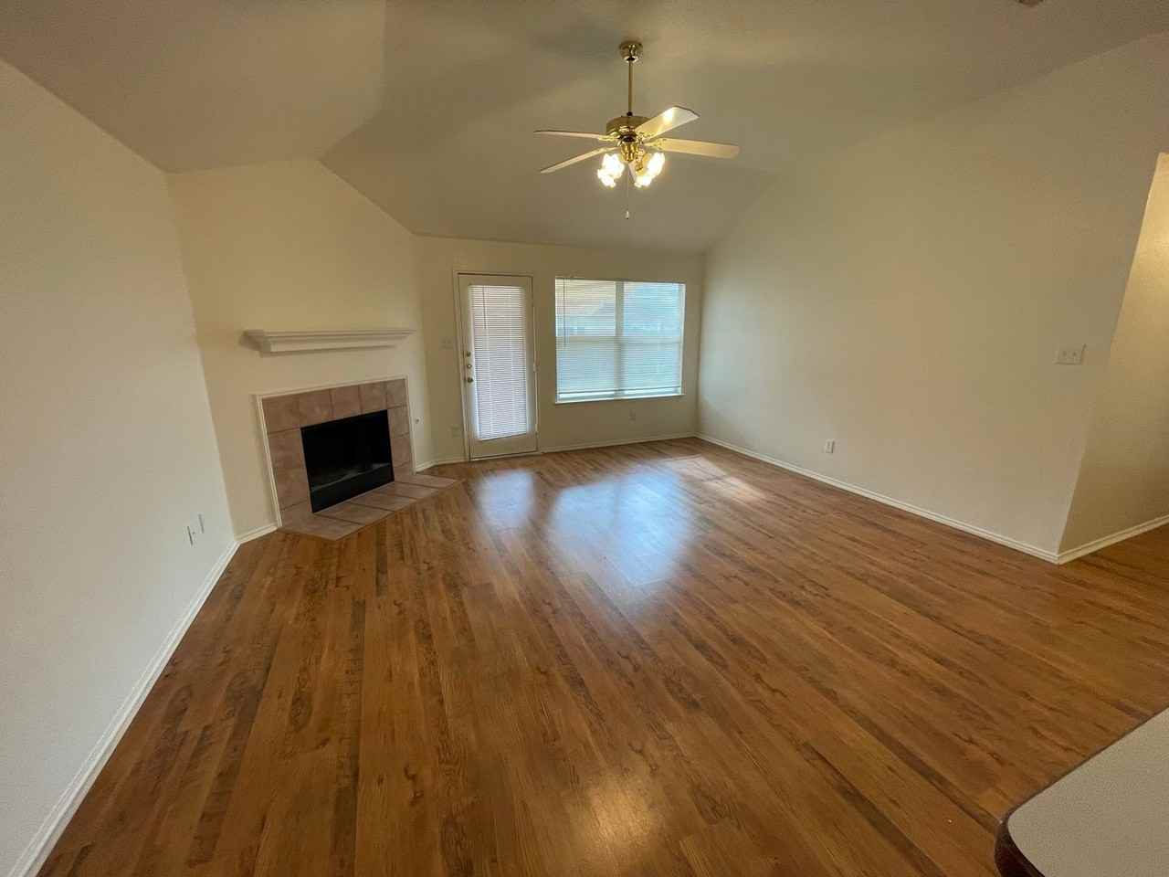 1428 Wind Dancer Trl - Photo 6 of 24