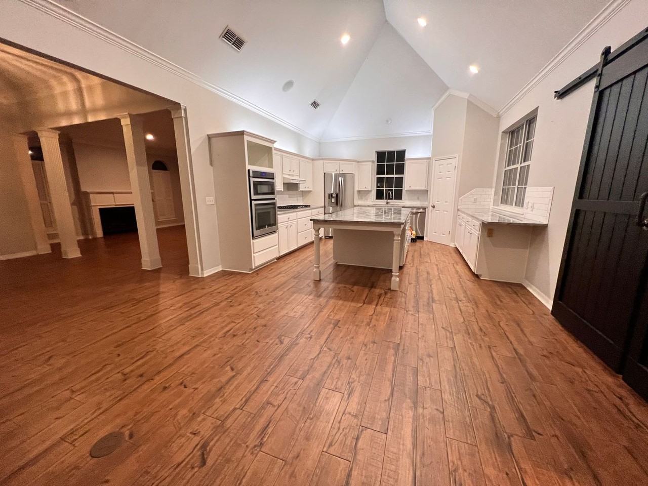 137 Downing Ct - Photo 3 of 19