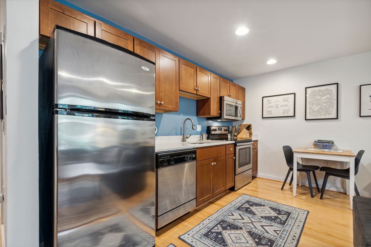 732 Lamont St Nw #202 - Photo 6 of 24