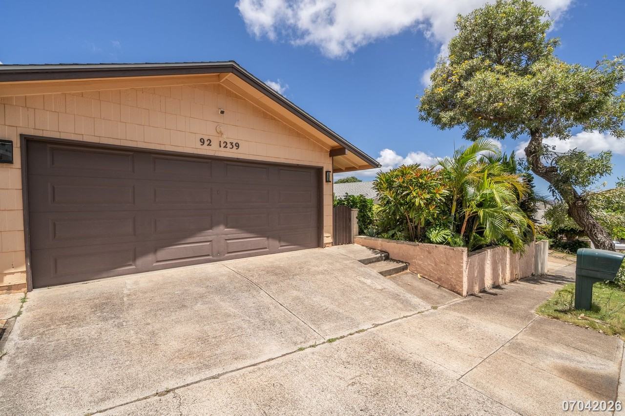 92-1239 Hookeha St - Photo 2 of 34