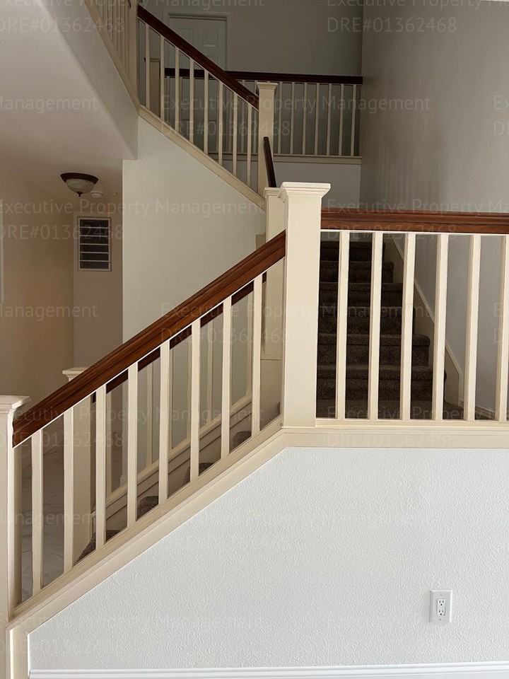 5609 Broad Acres Ave - Photo 5 of 33