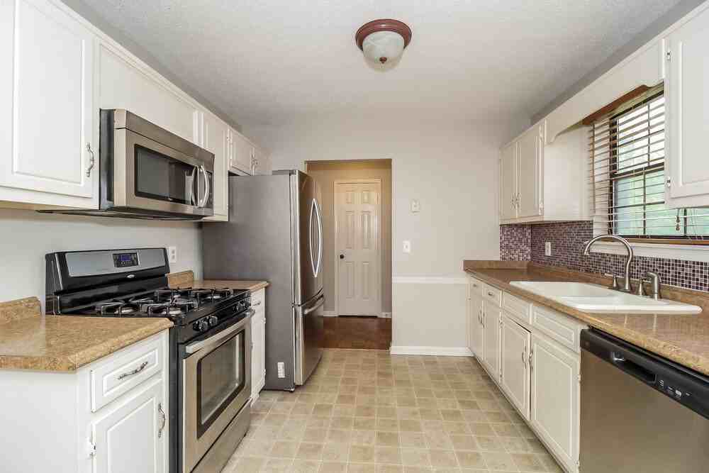 3240 Beaver Dr - Photo 7 of 17