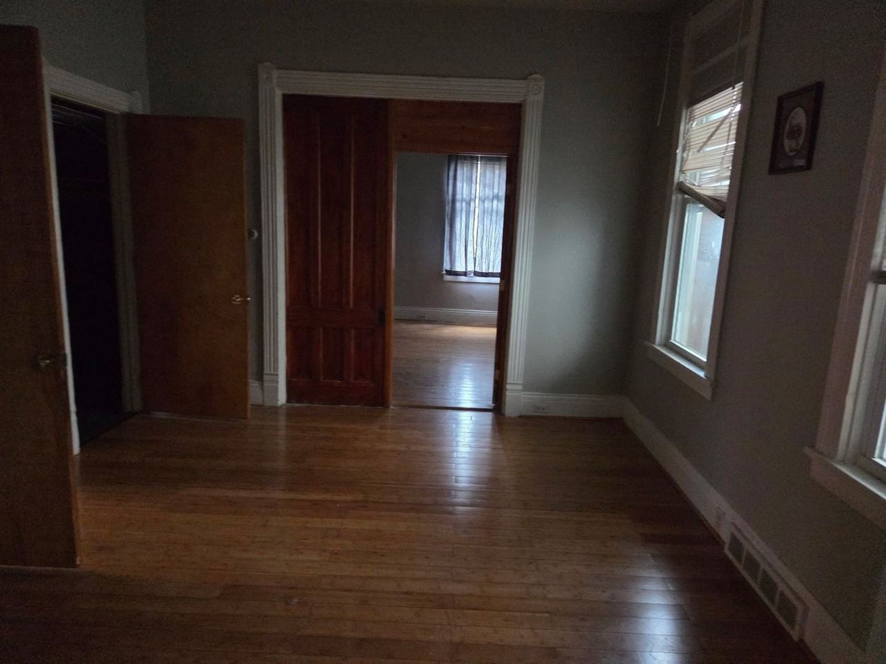 811 N Townsend St - Photo 7 of 7