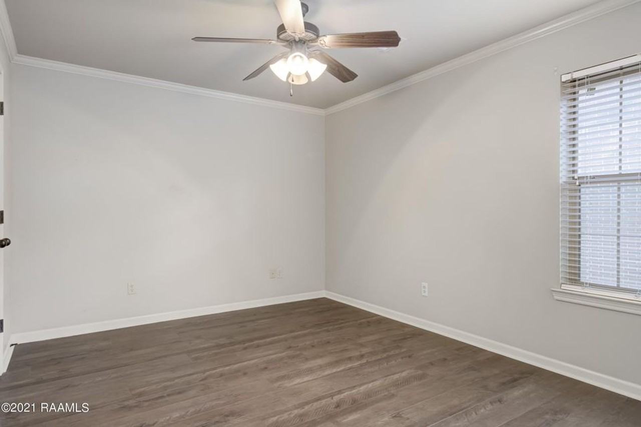 124 Deraney Ln - Photo 4 of 11