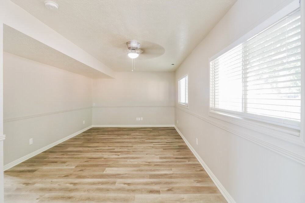 543 Sw - Photo 7 of 17