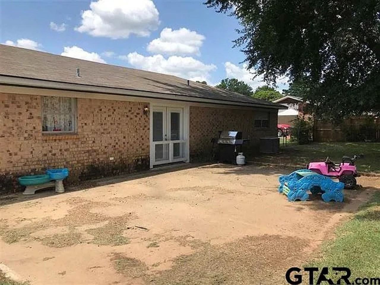 2888 Matt Dr - Photo 4 of 8