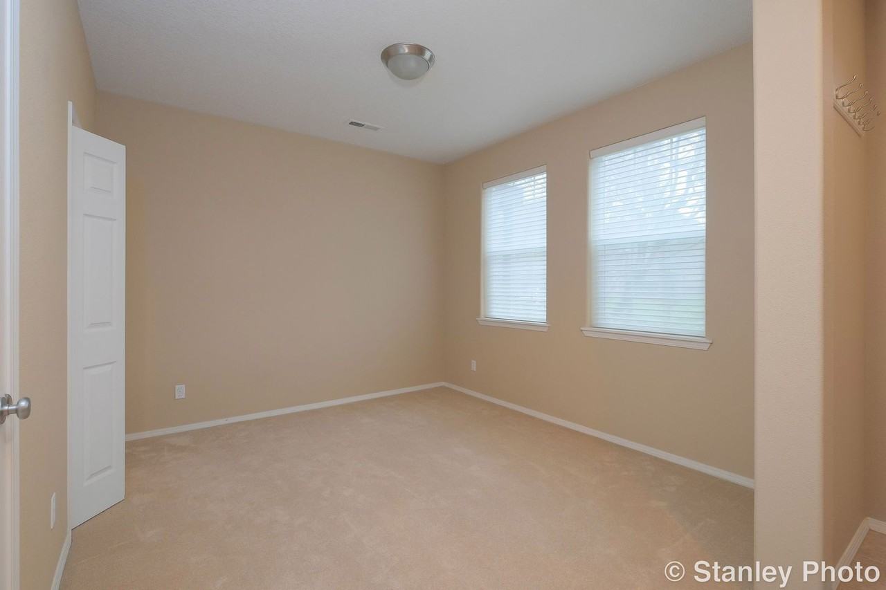 5925 Ne Alder St - Photo 3 of 26