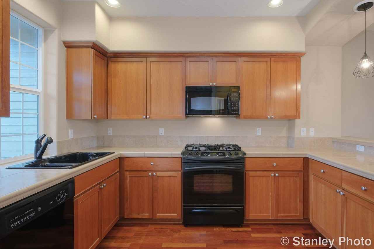 5925 Ne Alder St - Photo 5 of 26