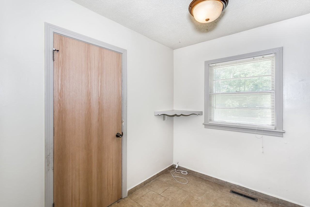 742 S Dellrose Ave - Photo 7 of 13